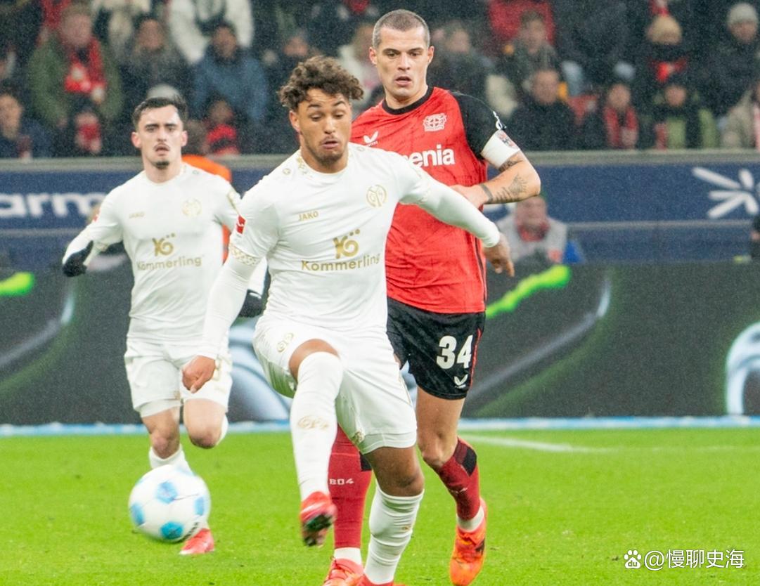 包含勒沃库森险胜对手，赢得德甲激烈对决的词条
