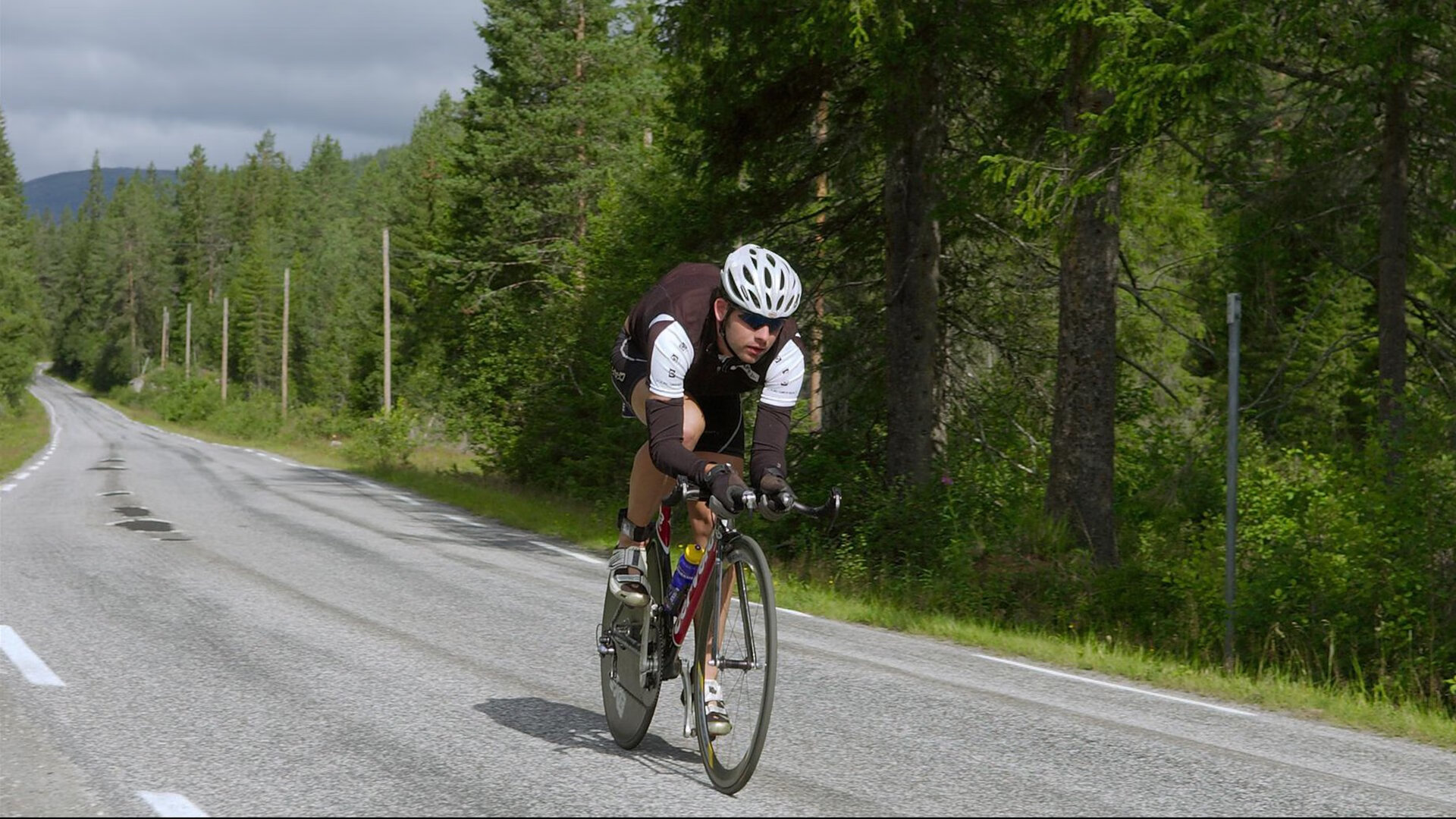 拉文爆发撕裂防线,火箭提前终结悬念,深圳队遭遇战术反思